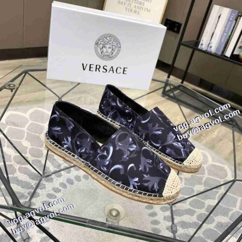 2021秋冬 大絶賛の履き心地! ヴェルサーチVERSACE 2色可選 カジュアルシュッズ コンフォート ヴェルサーチブランド 偽物 通販 ローヒール 脱ぎ履きしやすい/着脱しやすい 極上シューズ