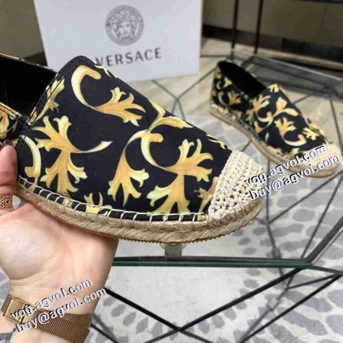 2021秋冬 大絶賛の履き心地! ヴェルサーチVERSACE 2色可選 カジュアルシュッズ コンフォート ヴェルサーチブランド 偽物 通販 ローヒール 脱ぎ履きしやすい/着脱しやすい 極上シューズ