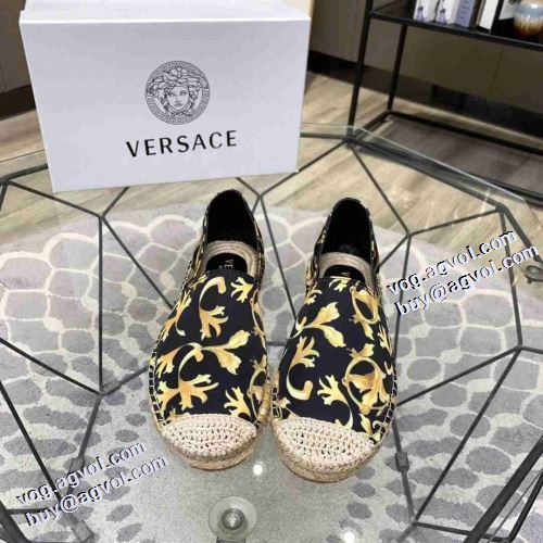 2021秋冬 大絶賛の履き心地! ヴェルサーチVERSACE 2色可選 カジュアルシュッズ コンフォート ヴェルサーチブランド 偽物 通販 ローヒール 脱ぎ履きしやすい/着脱しやすい 極上シューズ