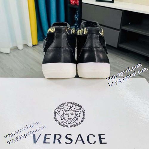 2021秋冬 ヴェルサーチVERSACE ヴェルサーチコピーブランド ハイカット カジュアルシューズ 人気ブランド 秋冬 抗菌・防臭加工 軽量