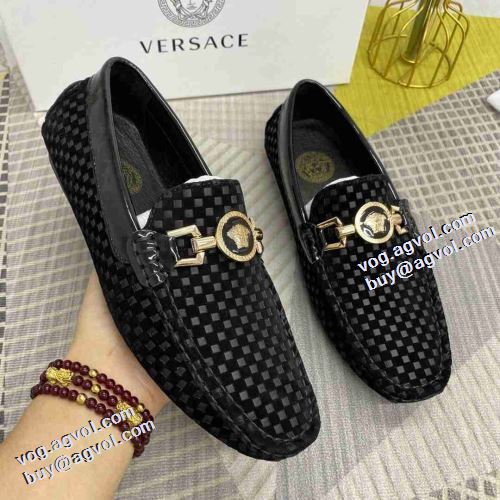 3色可選 ヴェルサーチコピー モカシンシューズ 2021秋冬 ヴェルサーチVERSACE 着脱の簡単なスリップオンタイプ ファッション 人気 お洒落に魅せる