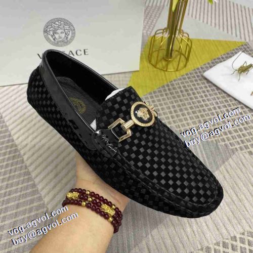 3色可選 ヴェルサーチコピー モカシンシューズ 2021秋冬 ヴェルサーチVERSACE 着脱の簡単なスリップオンタイプ ファッション 人気 お洒落に魅せる