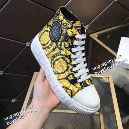 2021秋冬 ヴェルサーチVERSACE 超目玉 2色可選 靴の滑り止め ヴェルサーチスーパーコピー 激安 秋冬 大人の雰囲気抜群 ハイトップシューズ 極上シューズ