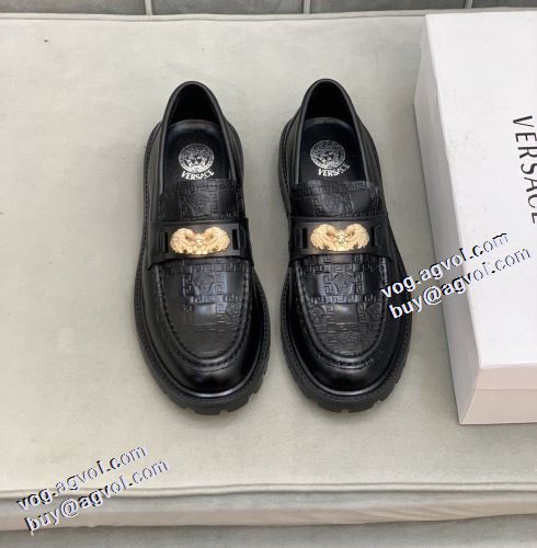 2021秋冬 ヴェルサーチVERSACE ローファー 強力撥水加工 男性 紳士 結婚式 フォーマル ビジネス 通学 存在感のある 軽い履き心地 ヴェルサーチブランドスーパーコピー