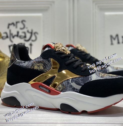 2色可選 ランニングシューズ コスパ最高のプライス ヴェルサーチスーパーコピー 超軽量設計 2021秋冬 ヴェルサーチVERSACE ファッション 人気 優しい履き心地