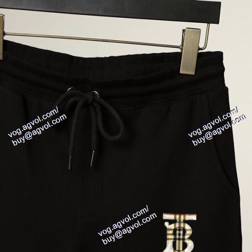  BURBERRY偽物ブランド 2021春夏 半袖Tシャツ 上下セット 2色可選 バーバリー BURBERRY 最旬アイテム