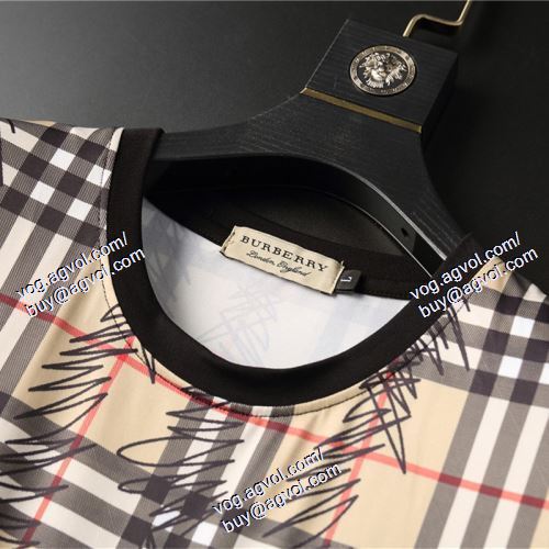  大人気☆NEW!!  バーバリー BURBERRY BURBERRYブランドコピー 2021春夏 半袖Tシャツ 上下セット  