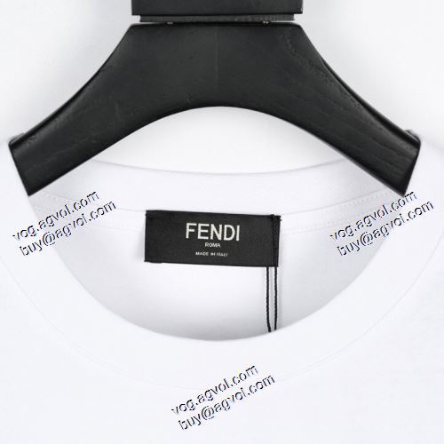 上品な輝きを放つ形 半袖シャツ 2021春夏 FENDIブランド コピー 2色可選