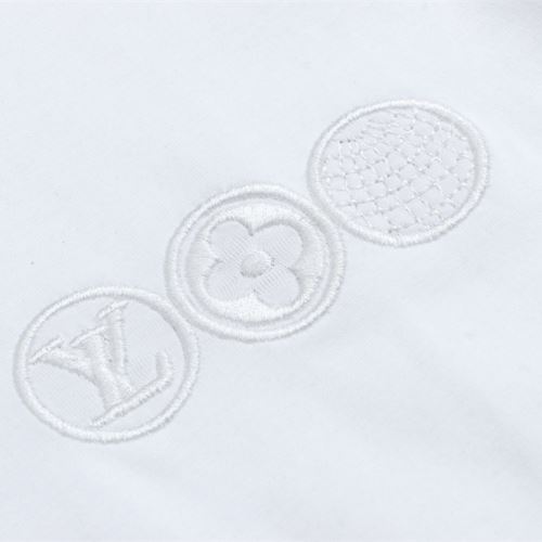 ルイ ヴィトン LOUIS VUITTON 2022新作 自分らしいスタイリング 落ち着いた質感 Tシャツ ルイ ヴィトンスーパーコピー 激安 乾きやすい 2色可選