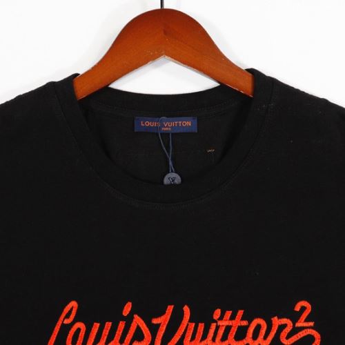 コスパ最高のプライス 半袖Tシャツ 2色可選 クールビズ 2022新作 ルイ ヴィトンスーパーコピー ルイ ヴィトン LOUIS VUITTON  快適な着心地