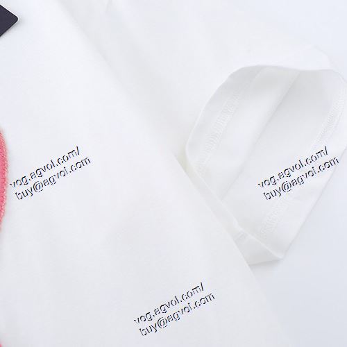  半袖Tシャツ ルイ ヴィトン LOUIS VUITTON 2色可選 2021春夏 LOUIS VUITTONブランド 偽物 通販 ムダな装飾を排したデザイン