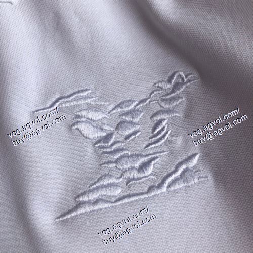  2色可選 ルイ ヴィトン LOUIS VUITTON 半袖Tシャツ LOUIS VUITTONブランドスーパーコピー 2021春夏 高級感を引き立てる