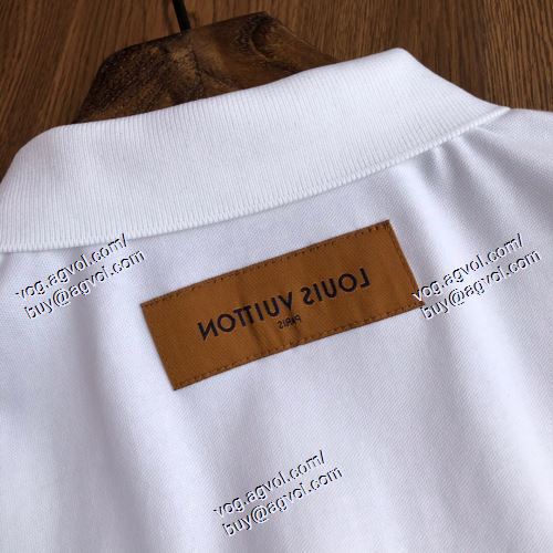  2色可選 ルイ ヴィトン LOUIS VUITTON 半袖Tシャツ LOUIS VUITTONブランドスーパーコピー 2021春夏 高級感を引き立てる