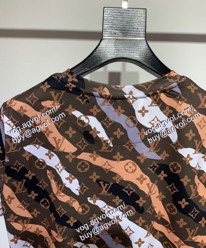  2021春夏 LOUIS VUITTONコピーブランド 半袖Tシャツ ムダな装飾を排したデザイン ルイ ヴィトン LOUIS VUITTON  