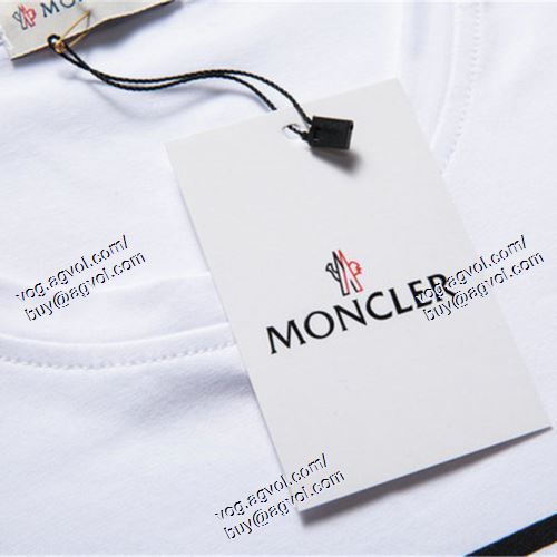  MONCLERコピー ブランド 2021春夏 モンクレール MONCLER ムダな装飾を排したデザイン 半袖Tシャツ 2色可選