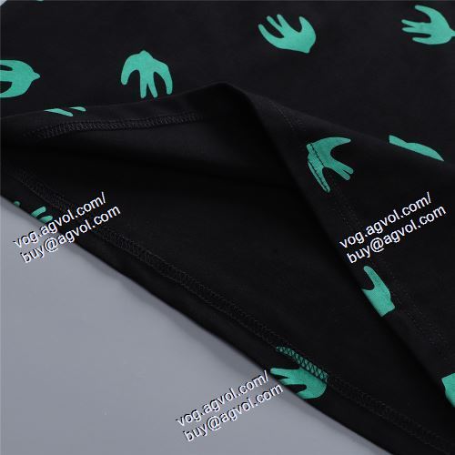  アレキサンダー マックイーン alexander mcqueen 2色可選 alexander mcqueenブランドコピー 半袖Tシャツ 上下セット スタイルアップ効果 2021春夏