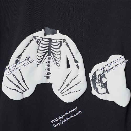 2色可選 パーム・エンジェルス Palm Angels 2021春夏 半袖Tシャツ Palm Angelsブランドスーパーコピー 一味違うケーブル編みが魅力満点