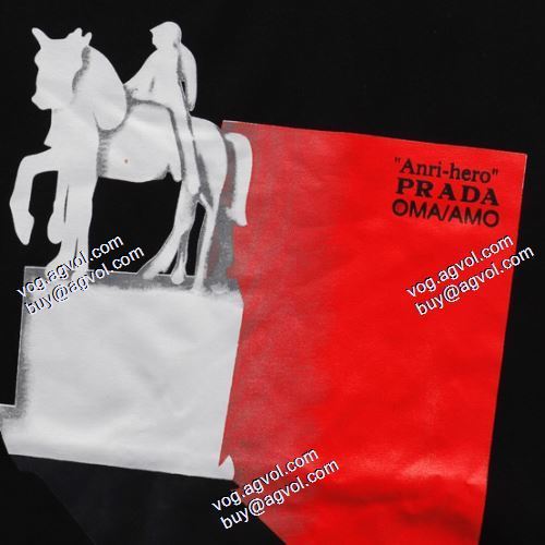 2021春夏  2色可選 PRADA偽物ブランド 綺麗に決まるフォルム！ 半袖シャツ プラダ PRADA