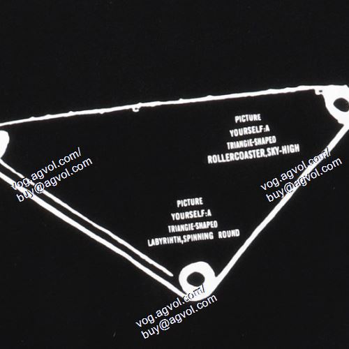  2021春夏 大人のおしゃれに PRADAコピー 2色可選 プラダ PRADA 半袖Tシャツ 