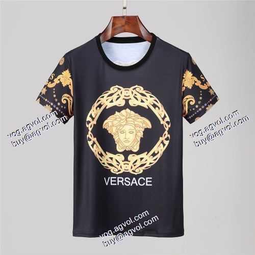 半袖シャツ VERSACEブランドコピー ヴェルサーチVERSACE  2021春夏 綺麗に決まるフォルム！