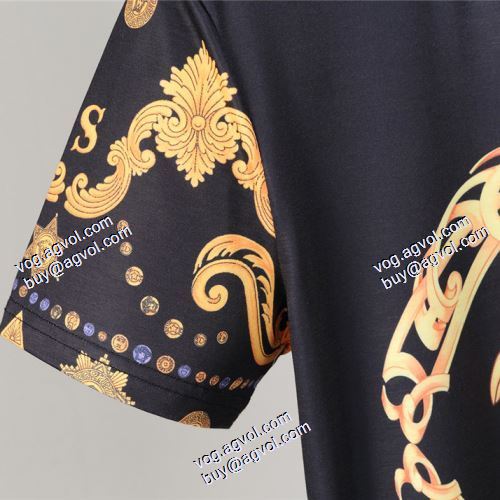 半袖シャツ VERSACEブランドコピー ヴェルサーチVERSACE  2021春夏 綺麗に決まるフォルム！
