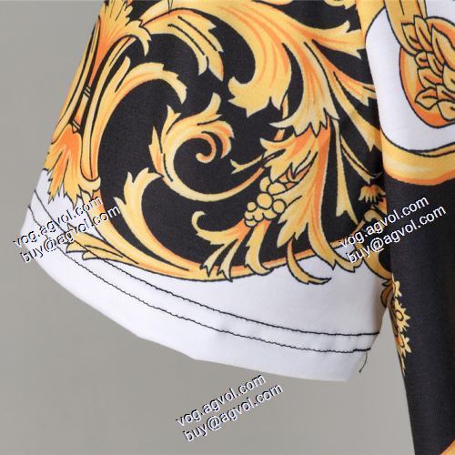 VERSACEブランドスーパーコピー 半袖シャツ 2021春夏 ヴェルサーチVERSACE 派手 