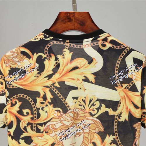 ヴェルサーチVERSACE 2021春夏 半袖シャツ VERSACEコピーブランド 高品質 人気