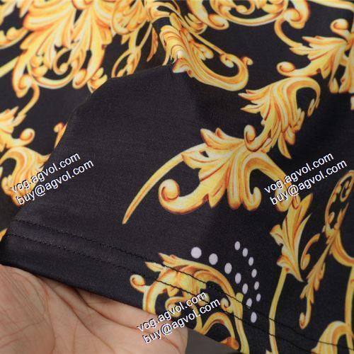 半袖シャツ 2021春夏 ヴェルサーチVERSACE 着心地抜群 VERSACEスーパーコピー 激安