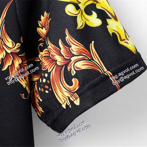 ファション性の高い 半袖シャツ VERSACEブランド コピー2021春夏 ヴェルサーチVERSACE 