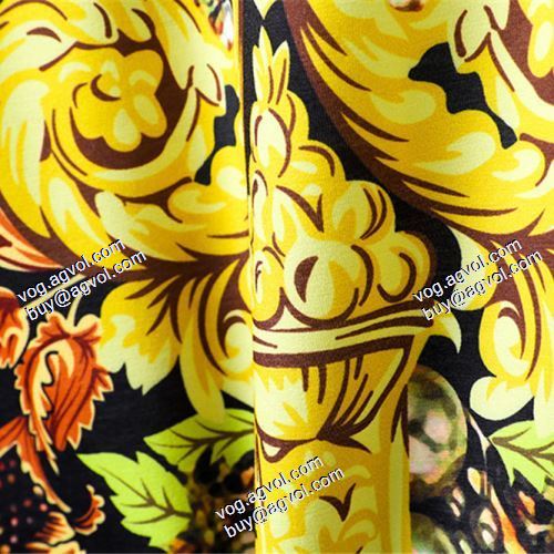 ファション性の高い 半袖シャツ VERSACEブランド コピー2021春夏 ヴェルサーチVERSACE 
