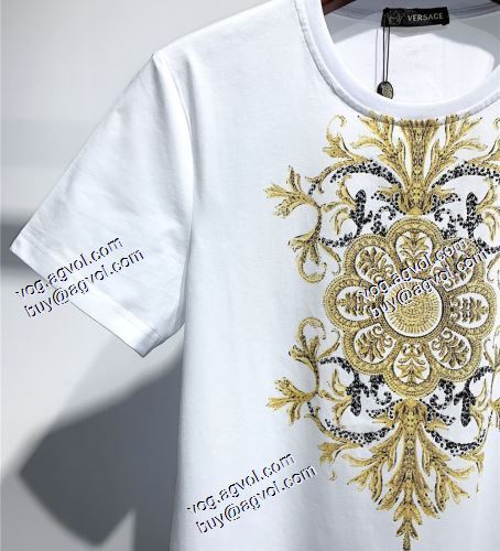 2色可選 半袖シャツ ヴェルサーチVERSACE 上品な輝きを放つ形 2021春夏 VERSACEスーパーコピー 激安 