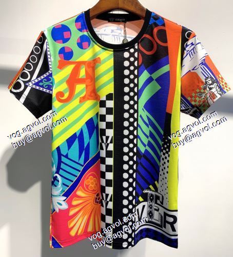 VERSACE偽物ブランド 通販 半袖シャツ ヴェルサーチVERSACE  2021春夏 極上の着心地