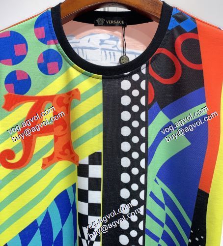 VERSACE偽物ブランド 通販 半袖シャツ ヴェルサーチVERSACE  2021春夏 極上の着心地