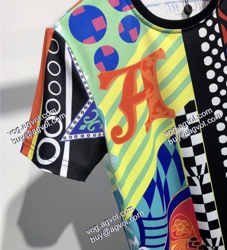 VERSACE偽物ブランド 通販 半袖シャツ ヴェルサーチVERSACE  2021春夏 極上の着心地
