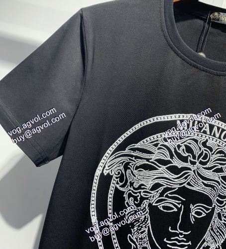 半袖シャツ 2色可選 ヴェルサーチVERSACE 綺麗に決まるフォルム！2021春夏 ヴェルサーチ偽物ブランドブランド 