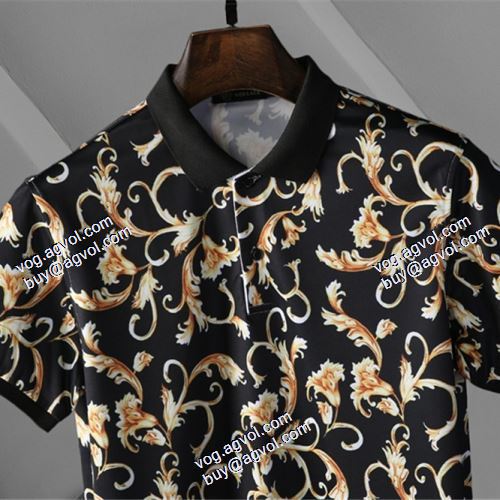 ヴェルサーチスーパーコピー 激安 半袖シャツ ヴェルサーチVERSACE 2021春夏 希少価値大！