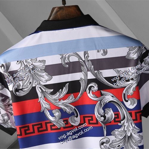 半袖シャツ 2021春夏 ヴェルサーチVERSACE ヴェルサーチブランドコピー 派手 