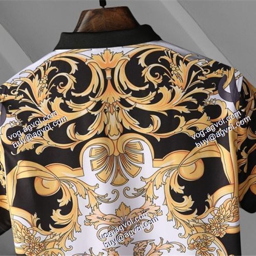 ヴェルサーチVERSACE 半袖シャツ 2021春夏 豊富なサイズ ヴェルサーチブランドスーパーコピー 激安