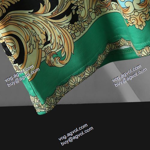 ヴェルサーチVERSACE  ヴェルサーチコピーブランド 人気販売中 2021春夏 半袖シャツ 