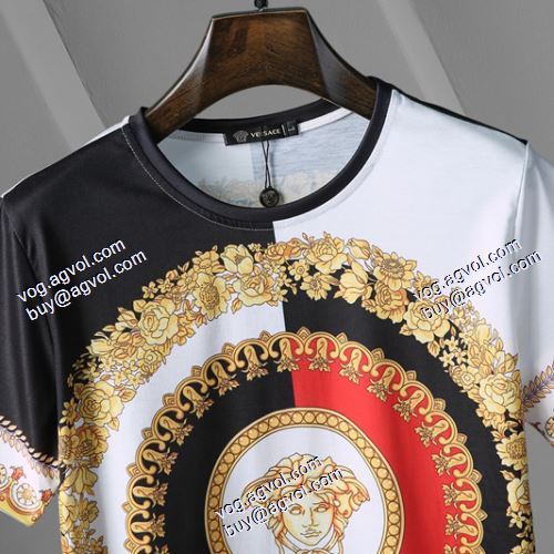 ヴェルサーチスーパーコピー 半袖シャツ ヴェルサーチVERSACE 2021春夏 大絶賛の履き心地! 