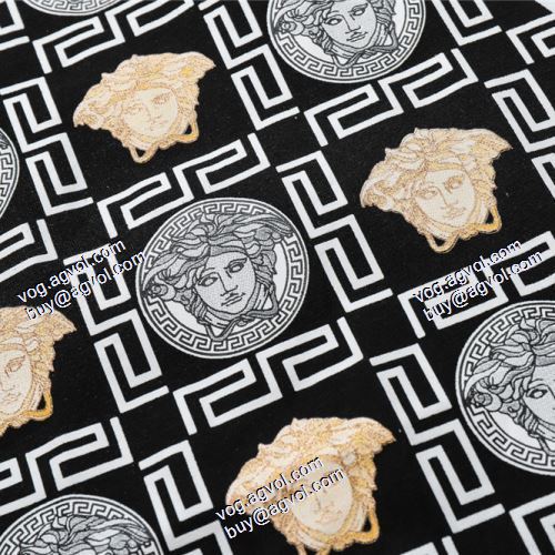 3色可選 半袖シャツ ヴェルサーチVERSACE 最安値に挑戦 2021春夏 VERSACEコピーブランド 