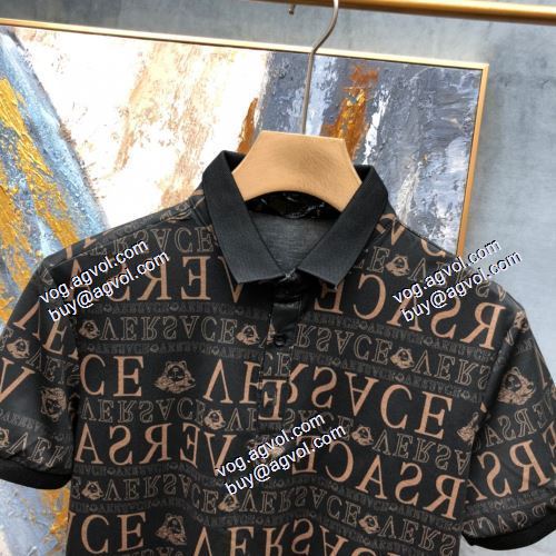  VERSACEブランドコピー   2021春夏  スタイリッシュな印象  2色可選  ヴェルサーチVERSACE  半袖シャツ 