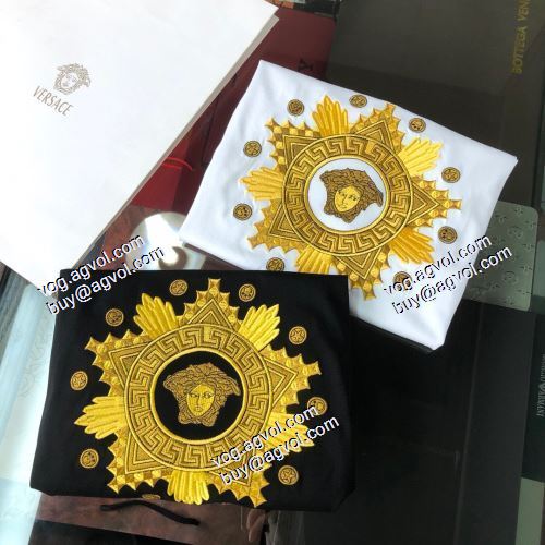  VERSACEブランドコピー   2021春夏  ヴェルサーチVERSACE  2色可選  半袖シャツ 希少    