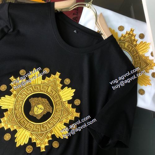  VERSACEブランドコピー   2021春夏  ヴェルサーチVERSACE  2色可選  半袖シャツ 希少    