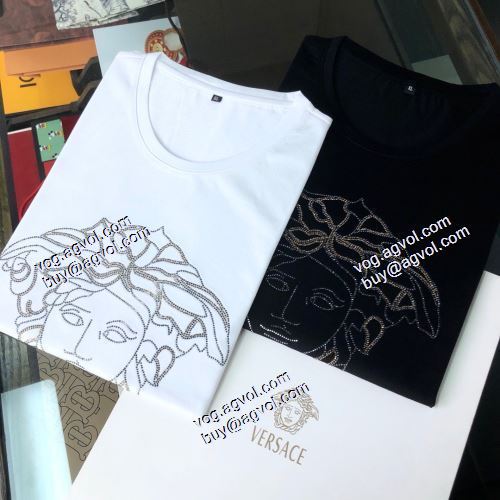  半袖シャツ 2021春夏  VERSACEブランド 偽物 通販  抜群の雰囲気が作れる!  ヴェルサーチVERSACE  2色可選