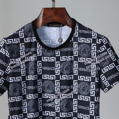  VERSACEブランドコピー   人気商品   2021春夏  ヴェルサーチVERSACE  半袖シャツ