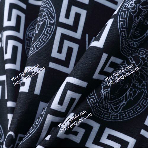  VERSACEブランドコピー   人気商品   2021春夏  ヴェルサーチVERSACE  半袖シャツ