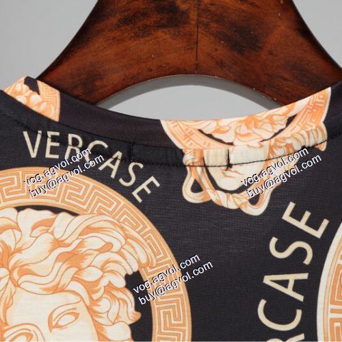  大人気☆NEW!!  VERSACEブランド コピー  半袖シャツ  2021春夏  ヴェルサーチVERSACE