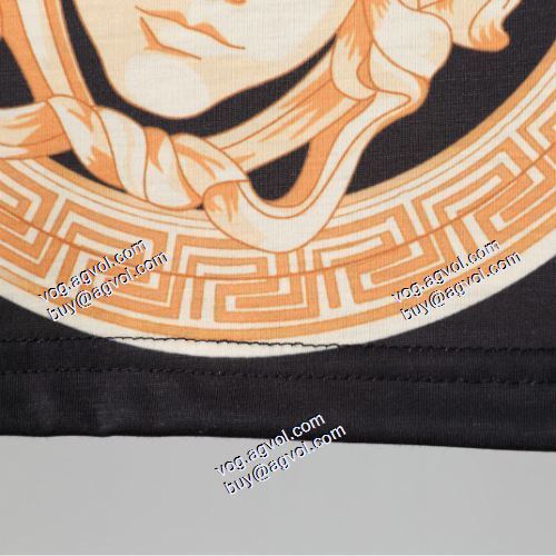  大人気☆NEW!!  VERSACEブランド コピー  半袖シャツ  2021春夏  ヴェルサーチVERSACE