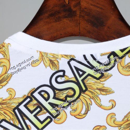  ヴェルサーチVERSACE  SALE!今季  VERSACEスーパーコピー  2021春夏  半袖シャツ 